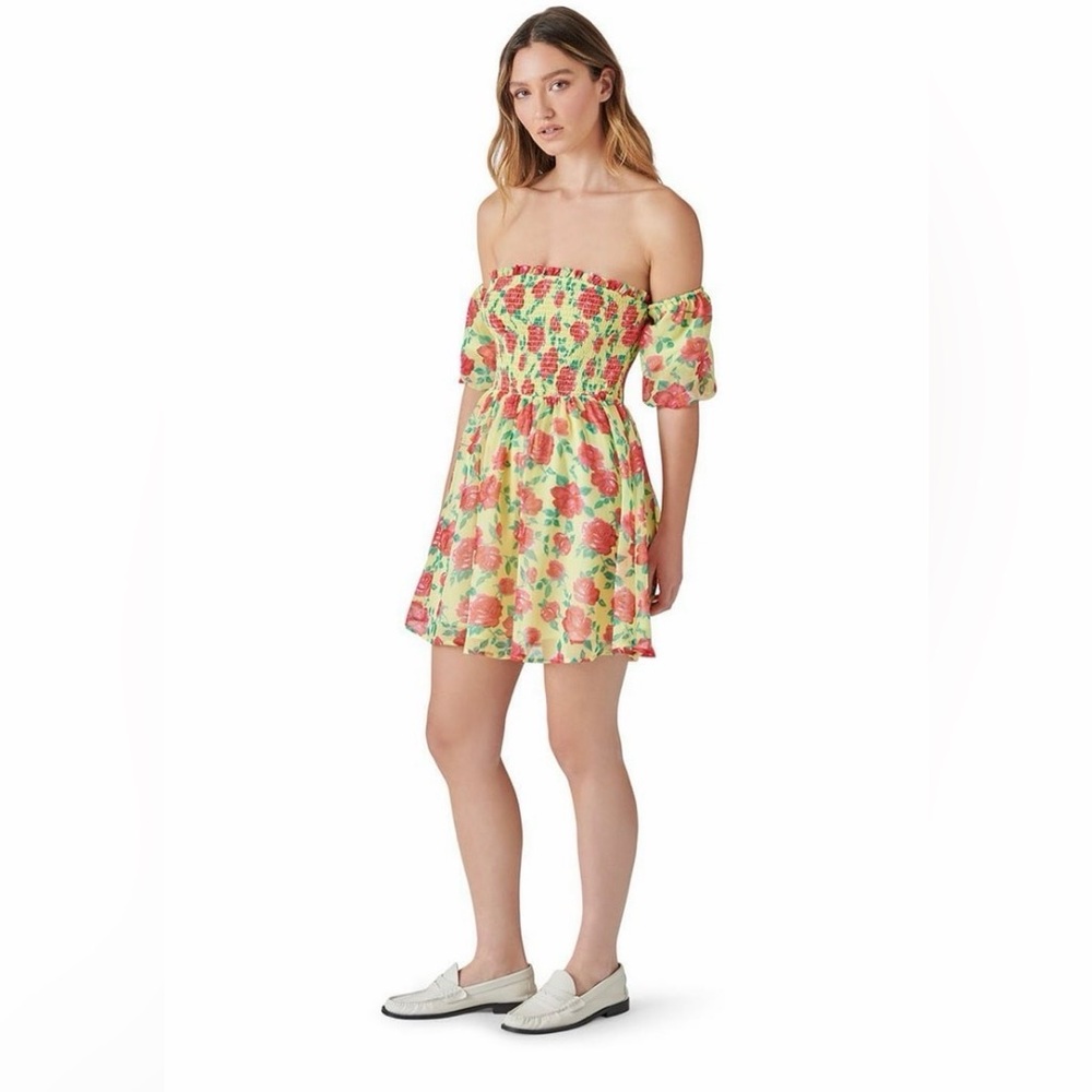 Betsey Johnson Women's Puff Sleeve Floral
Mini Dress Size (NWT) - Picture 3 of 6